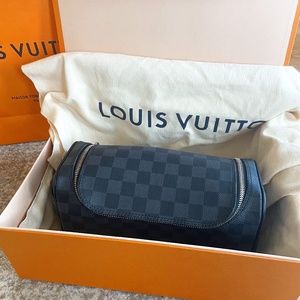 Louis Vuitton Damier Graphite Canvas Toiletry Pouch